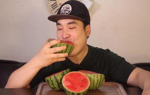 广西吃瓜网红,揭秘当地美食风潮背后的故事  第3张